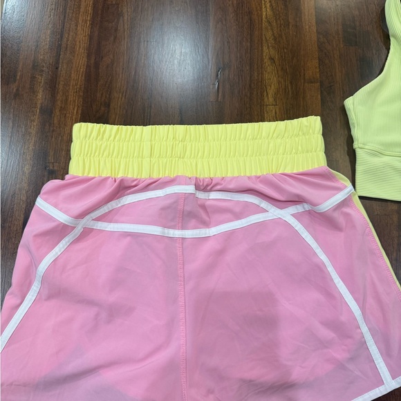 Beach Riot Lemon Sports Bra - Picture 3 of 6